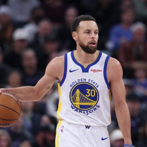 开云平台-14中7得24分！科尔：比赛中我问过库里他说感觉非常好