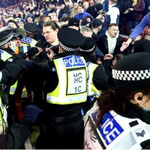 开云中国-球场暴力频现竟是主客队球迷分区而坐惹的祸？