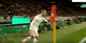 1742771967964090895.gif por den 56.gif