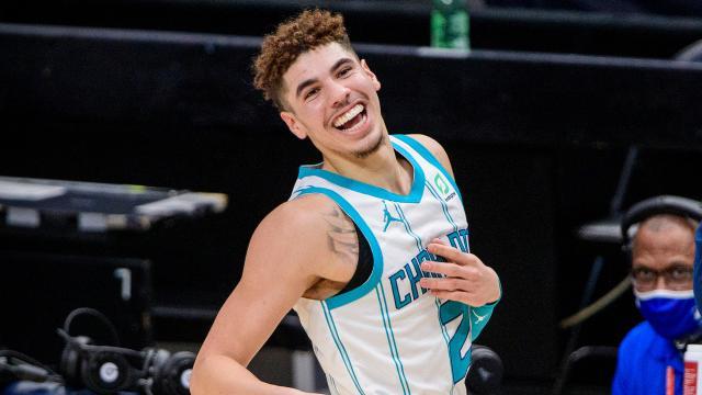 1660479612315014680.jpg lamelo-ball-smiling-mavs.jpg